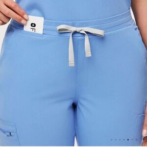 Figs Yola women’s Cargo Pants in ciel Blue